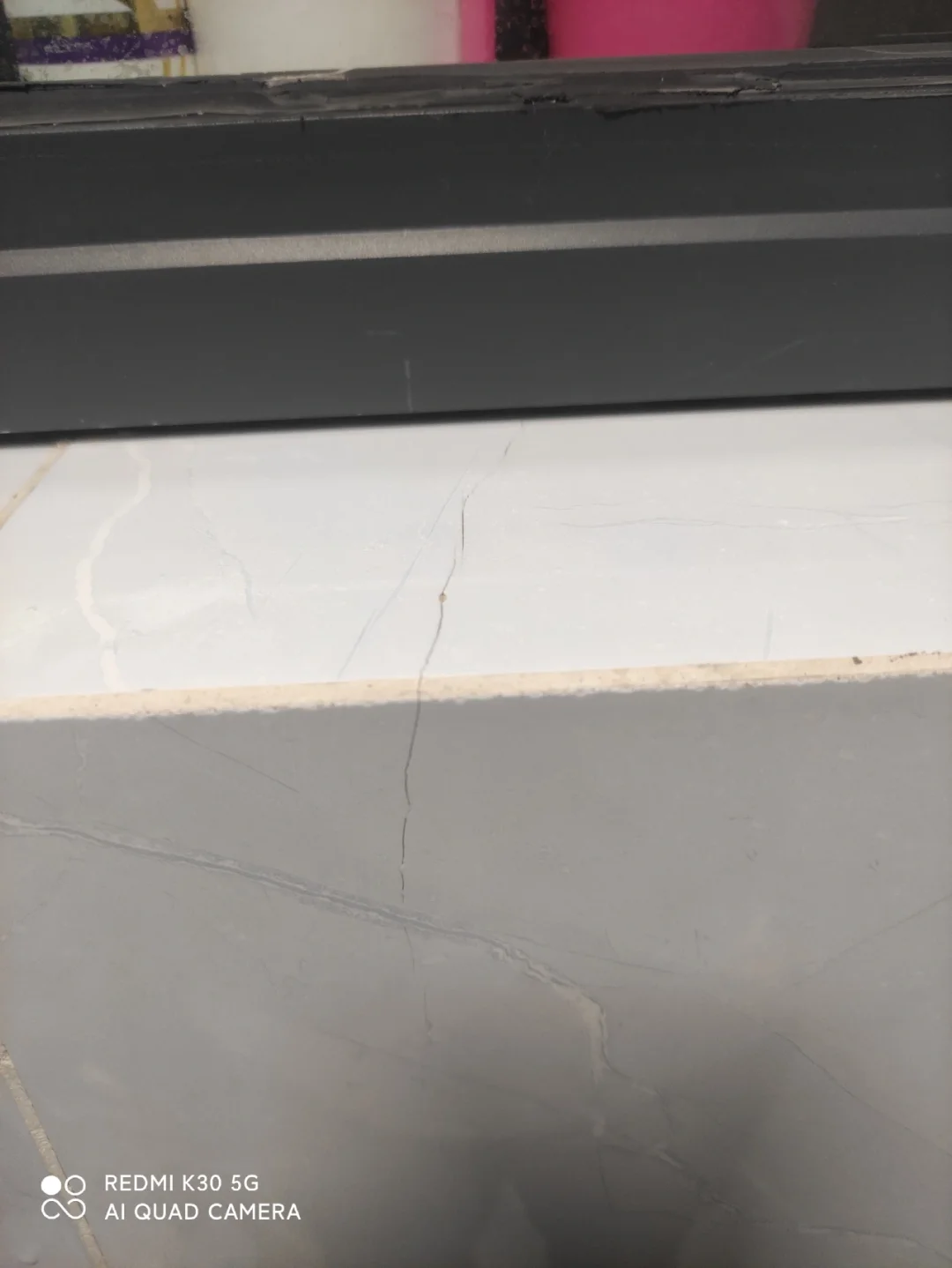 瓷砖烂了一块怎么处理掉(瓷砖烂了一块怎么处理掉呢)