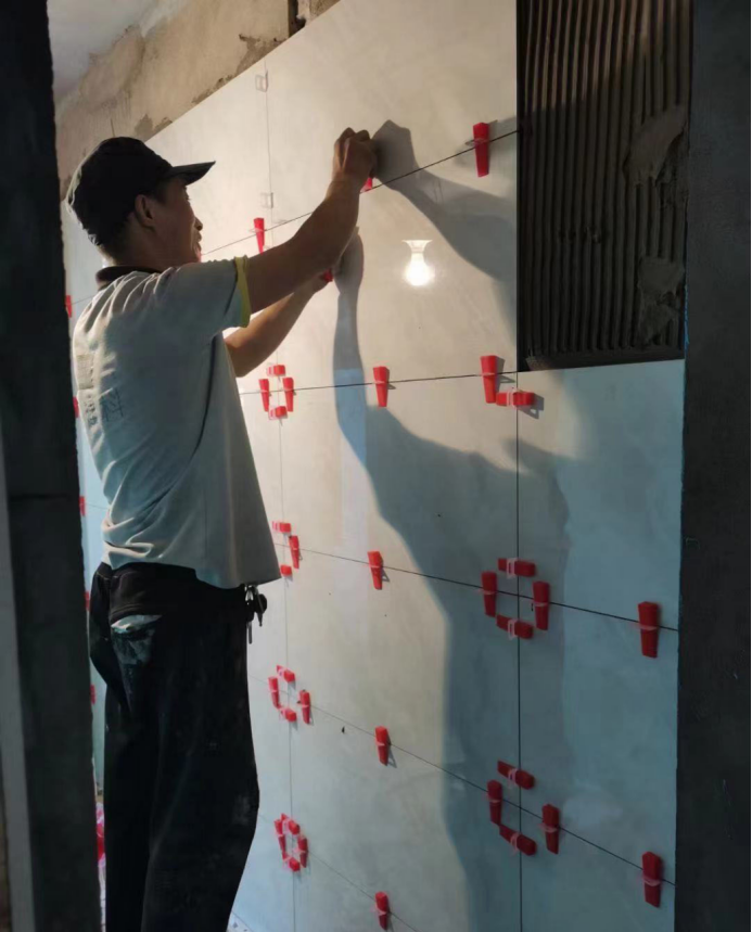 墙砖脱落如何补救视频(墙砖脱落最简单的修补方法)