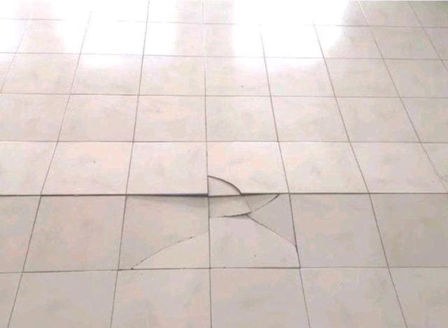 瓷砖地砖空鼓了怎么办视频(瓷砖地砖空鼓了怎么办视频教学) 瓷砖地砖空鼓了怎么办视频(瓷砖地砖空鼓了怎么办视频教学)