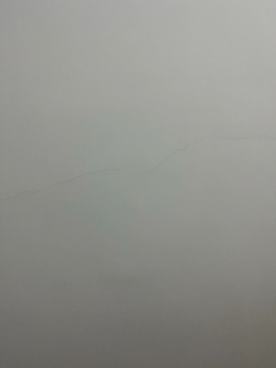 墙砖裂了什么原因造成的(墙砖裂了是不是墙体开裂造成的)